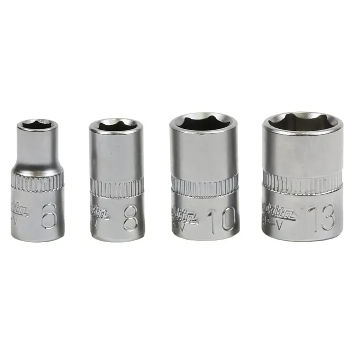 Makita Adventskalender 2026 - 24 -tlg. - Vier silberne Steckschlüssel aus Metall mit Vielzahneinsätzen, Größe 6, 8, 10 und 13 mm.