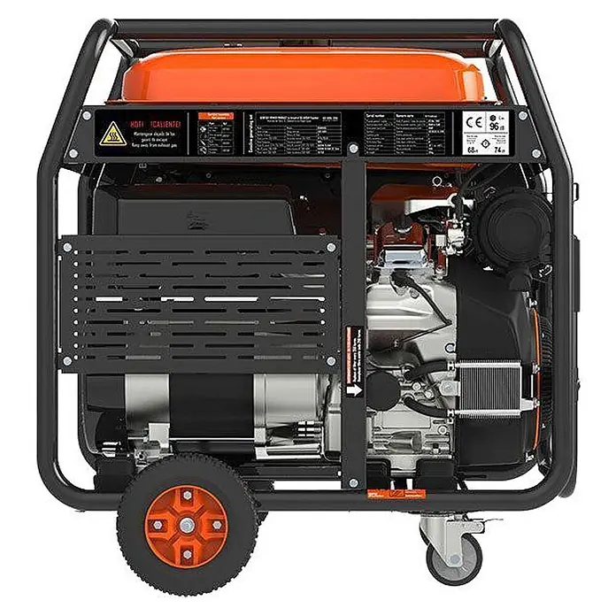 Genergy Stromerzeuger Benzin Stromerzeuger GENERGY IZOARD S ? 15kW (18.5kVA) 400V - Nennleistung: 4,6 kW, Tankvolumen: 50 l - Tragbarer Generator, orange und schwarz, mit Metallrahmen, großem Rad und kleiner Lenkrolle.