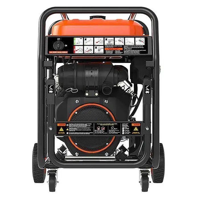 Genergy Stromerzeuger Benzin Stromerzeuger GENERGY IZOARD S ? 15kW (18.5kVA) 400V - Nennleistung: 4,6 kW, Tankvolumen: 50 l - Rückansicht eines orange-schwarzen, tragbaren Generators mit robustem Rahmen, Rädern und Bedienfeld.