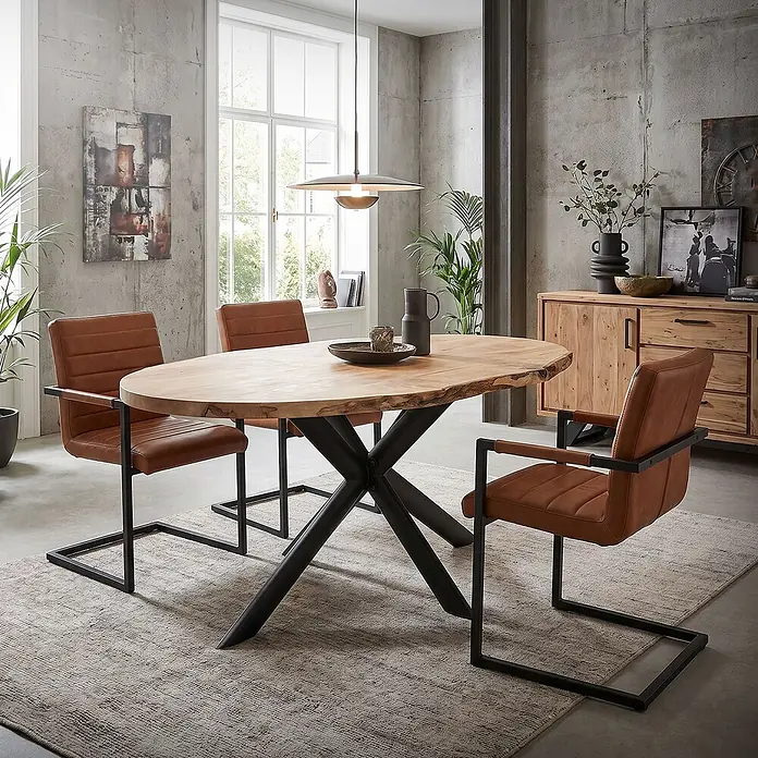 ML-Design Tischgestell Tischfüße X-Form Tischkufen aus Stahl Möbelfüße 120x78x71,5 cm Flach - L x B x H: 120 x 78 x 71,5 cm, Traglast: 500 kg, Stahl - Ovaler Esstisch aus Holz mit Baumkante und schwarzem Sternfuß, umgeben von braunen Lederstühlen mit schwarzen Metallgestellen.