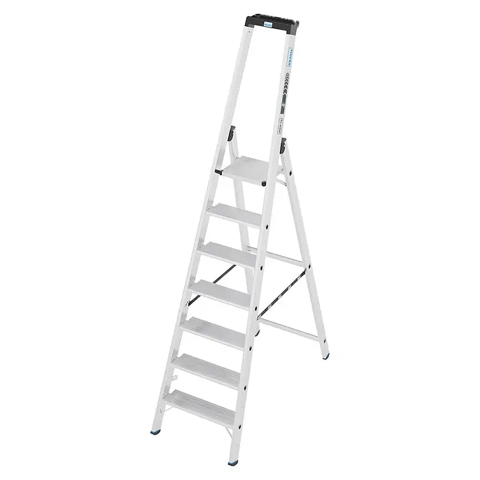 Krause Stehleiter XL 1x7 - Anzahl Tritte: 7 Stk., Arbeitshöhe: 250 cm, Belastbarkeit: 225 kg, Aluminium - Silberne Aluminium-Klapptrittleiter mit schwarzer Ablage und blauen Füßen.