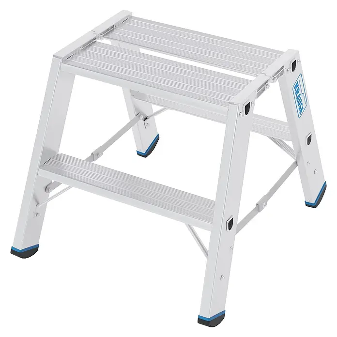 Krause Doppel-Klapptritt 80 2x2 Stufen - Anzahl Tritte: 4 Stk., Aluminium - Silberne zweistufige Aluminium-Klappleiter mit rutschfesten geriffelten Stufen und blau-schwarzen Sicherheitsfüßen.