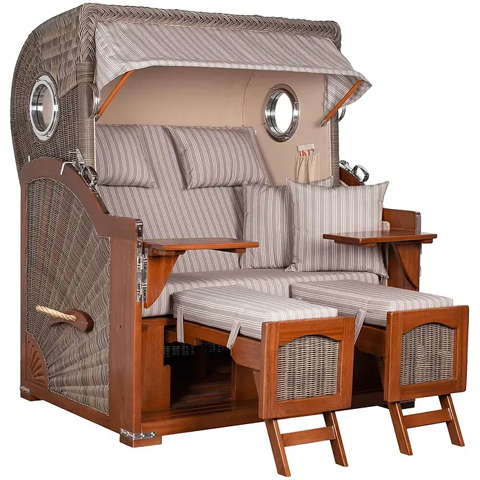 Mr. Deko Strandstuhl Strandkorb Düne Grande Bullauge Mahagoni PE Grey Dessin 501 - Teakholz. Polyrattan, Rückenlehne verstellbar, Taupe, B x T x H: 142 x 95 x 170 cm - Doppel-Strandkorb aus braunem Geflecht und dunklem Holzrahmen mit gestreiften Polstern, ausziehbaren Fußstützen und Beistelltischen.