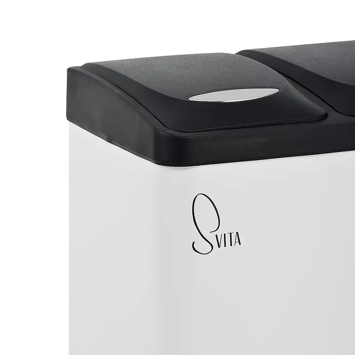 SVITA Treteimer TC3X8 - 24 l, Stahl, Weiß - Weißer Zwei-Kammer-Abfalleimer mit schwarzen Deckeln und silbernem Akzent. Svita Logo.