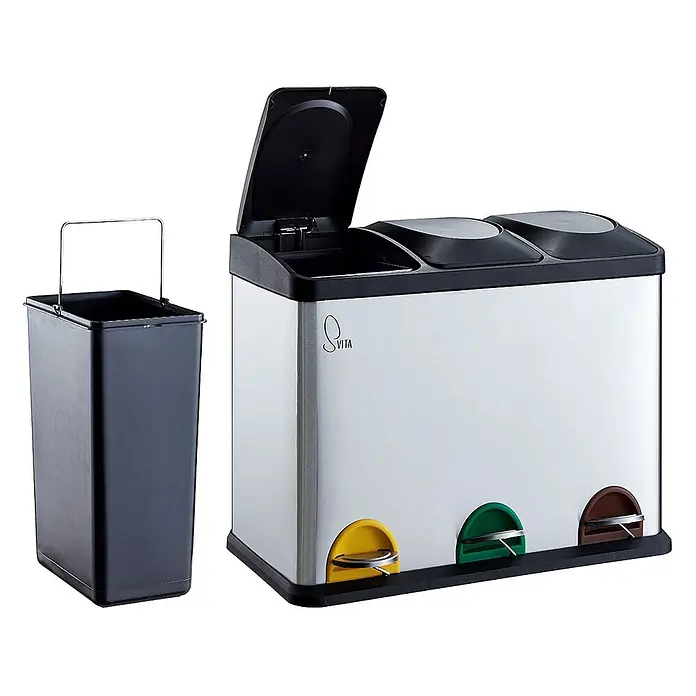 SVITA Treteimer TC3X15 - 45 l, Edelstahl, Silber - Edelstahl 3-Kammer-Treteimer mit schwarzen Deckeln, gelben, grünen, braunen Pedalen. Ein herausnehmbarer schwarzer Inneneimer steht daneben.