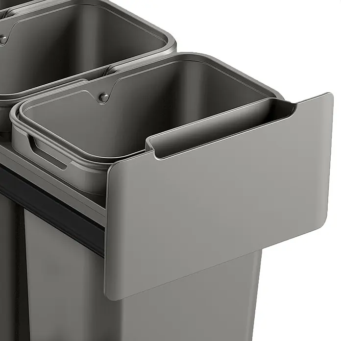 SVITA Einbaumülleimer EM3x10 - 30 l, Metall, Grau - Nahaufnahme eines grauen Mülltrennsystems aus Kunststoff mit mehreren Innenbehältern.