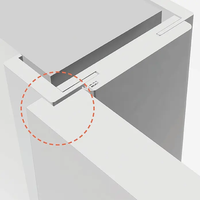 Classen PL Zimmertür Tessa - 860 x 1.985 mm, DIN Anschlag: Rechts, Verkehrsweiß, Wabe - Nahaufnahme einer weißen Platten-Eckverbindung, zeigt Nut und kleinen Verbinder zur Montage.