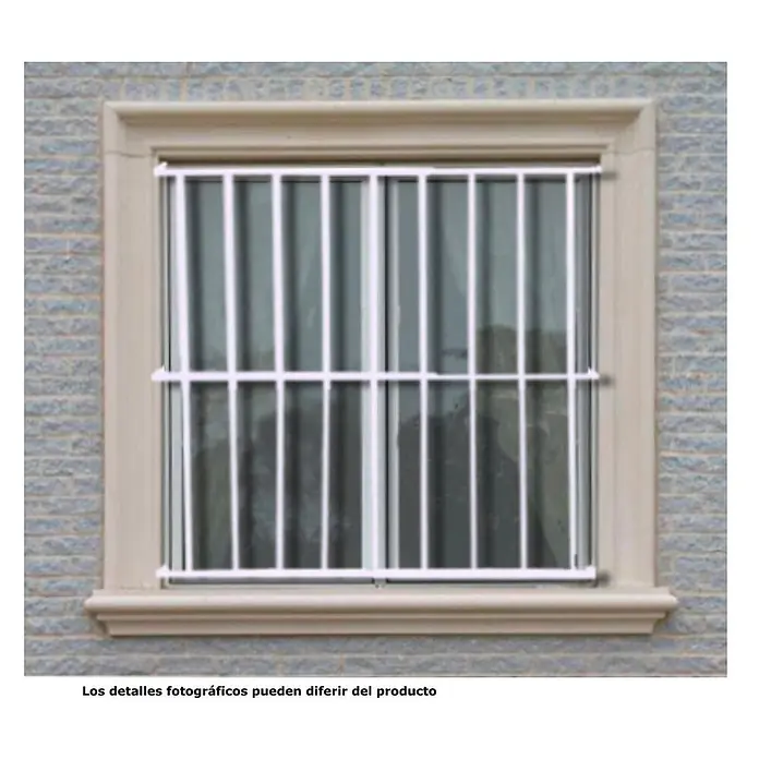 Adaptta Fenstergitter ausziehbar 55×95–100×165 cm, weiß - B x H: 55 x 95 cm, Auszugslänge: 165 cm, Montage Fenstergitter: Fensterlaibungsmontage - Weiße Fenstergitter an einem Fenster mit beigem Rahmen installiert.