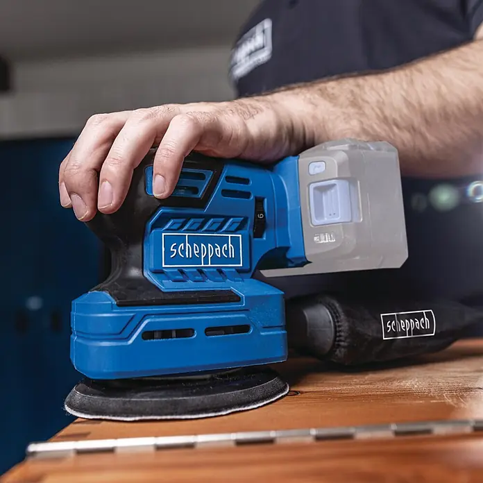 Scheppach IXES 20V Akku-Multischleifer C-MSA3/1-X - 20 V, Ohne Akku, Leerlaufschwingzahl: 14.000 U/min - 24.000 U/min - Blau-schwarzer Akku-Exzenterschleifer mit transparentem Akku, in der Hand gehalten, schleift Holz. Staubbeutel befestigt.