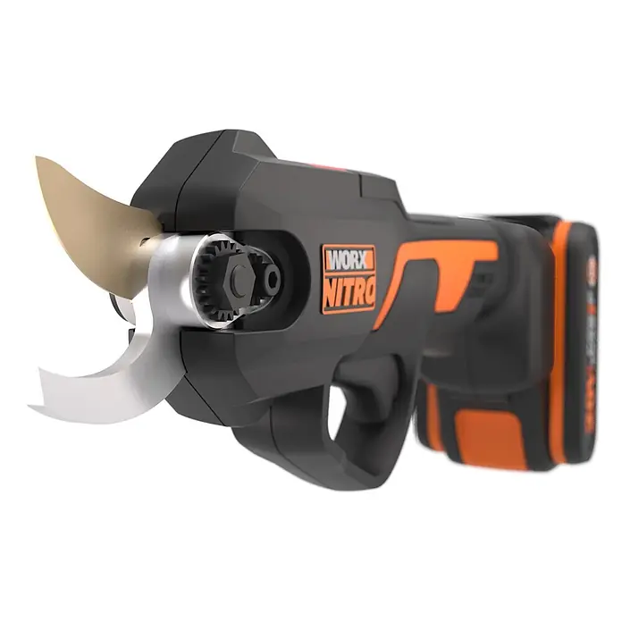 Worx PowerShare 20V Akku-Astschere WG330E.2 - 20 V, 1 Akku, Max. Aststärke: 25 mm - Schwarz-orange elektrische Astschere mit goldenen und silbernen Metallklingen, zeigt innere Zahnräder.