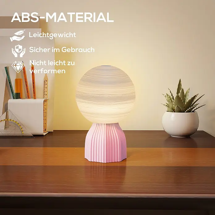 Homcom Tischleuchte - 3,5 W, L x B x H: 27,5 x 15 x 15 cm, Pink, Grün, Weiß, Sonstige - Eine leuchtende pink-weiße ABS-Tischlampe erhellt einen Holzschreibtisch und betont ihre leichten und robusten Eigenschaften.