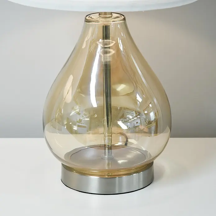 Homcom Tischleuchte - 40 W, L x B x H: 30 x 30 x 56 cm, Bernstein, Weiß, E27 - Tischlampe mit bernsteinfarbenem tropfenförmigem Glasfuß, gebürstetem Silbermetall und weißem Schirm.