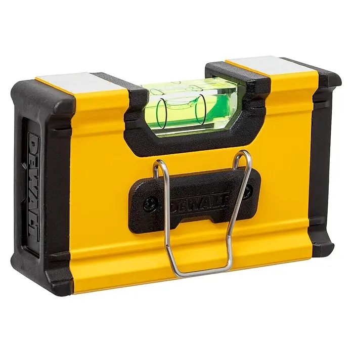 DeWalt Nivel de burbuja DWHT42801-5 - Largo: 100 mm, Aluminio - Nivel de burbuja DeWalt compacto amarillo y negro con vial de líquido verde y clip metálico.