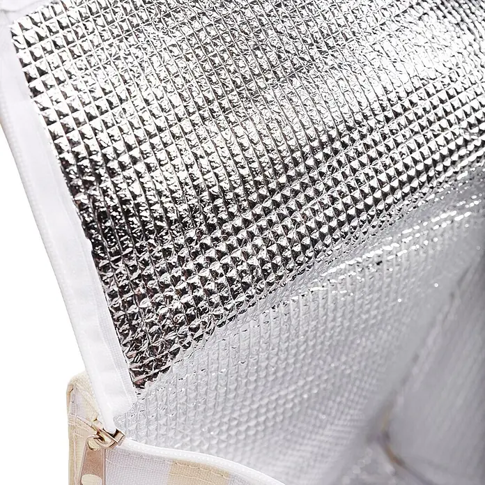 Kühltasche - Volumen: 18 l, 28 x 17 x 29 cm, Gelb-Weiß - Silberne, quadratisch gemusterte Thermo-Isolierauskleidung in einer Kühltasche, mit weißem Reißverschluss.