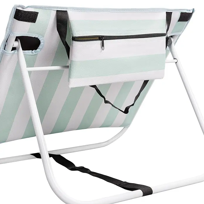 Strandmatte - L x B: 128 x 51 cm, Türkis-Weiß - Rückansicht eines hellgrün-weiß gestreiften Strandstuhls mit weißem Metallgestell und kleiner Reißverschlusstasche.