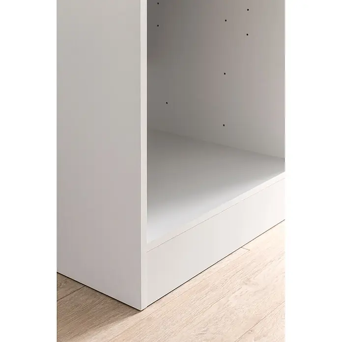 Held Möbel Küchenleerblock Bari Typ 1 - Breite: 330 cm, Anthrazit, Ohne Elektrogeräte - Weißes modulares Schrankunterteil mit vorgebohrten Löchern für verstellbare Einlegeböden, auf hellem Holzboden.