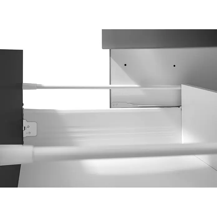 Held Möbel Küchenleerblock Bologna Typ 2 - 300 x 240 cm, Eiche, Ohne Elektrogeräte - Offene weiße Schublade mit sichtbaren hellfarbigen Metall- und Kunststoffauszügen.