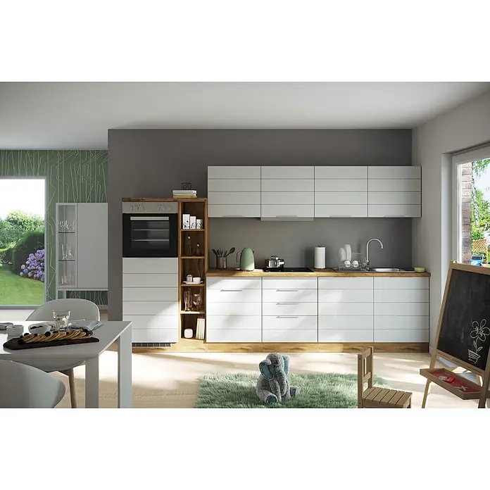 Held Möbel Küchenleerblock Genua Typ 2 - Breite: 330 cm, Weiß, Ohne Elektrogeräte - Moderne Küche mit weißen Schränken, Holz-Arbeitsplatten und Akzenten, sowie integrierten Geräten in einem hellen Raum.
