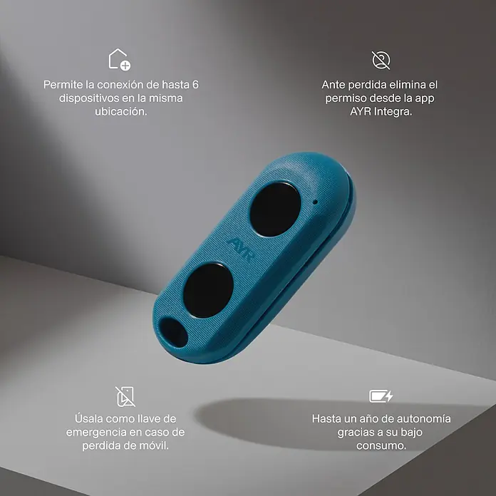 AYR Control remoto IntLock Key Pro - Específico para: Cerraduras AYR Pass, Lock Pro y Smart Handle - Mando inteligente texturizado color azul verdoso con dos botones negros y el logo 'AYR'.