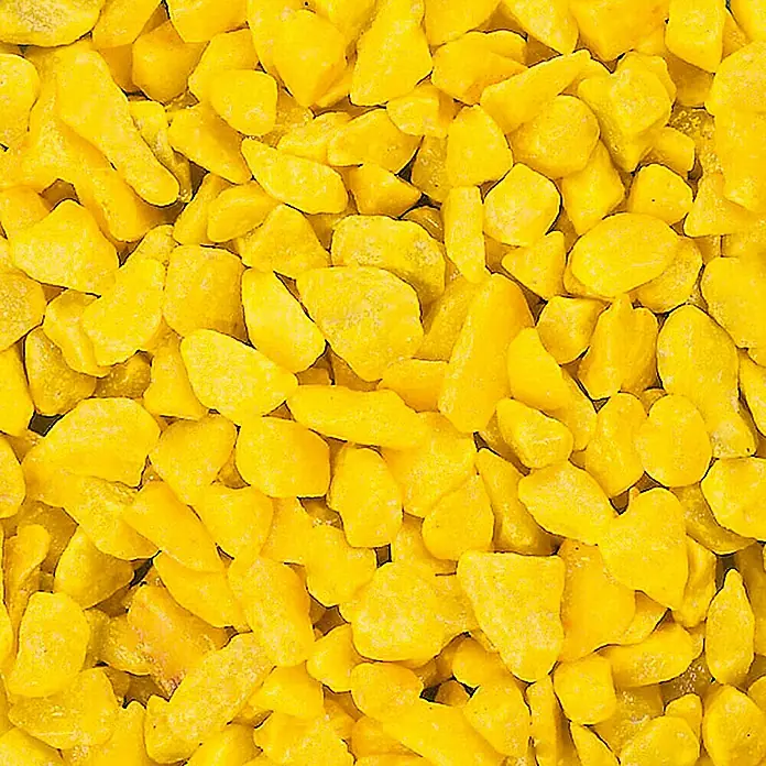 Deko-Steine - Gelb, Korngröße: Ø 9 - 13 mm, 500 ml - Nahaufnahme von gelben Zierkieseln. Perfekt für die Gartengestaltung und den Außenbereich, die Ihrem Garten eine lebendige Farbe verleihen.