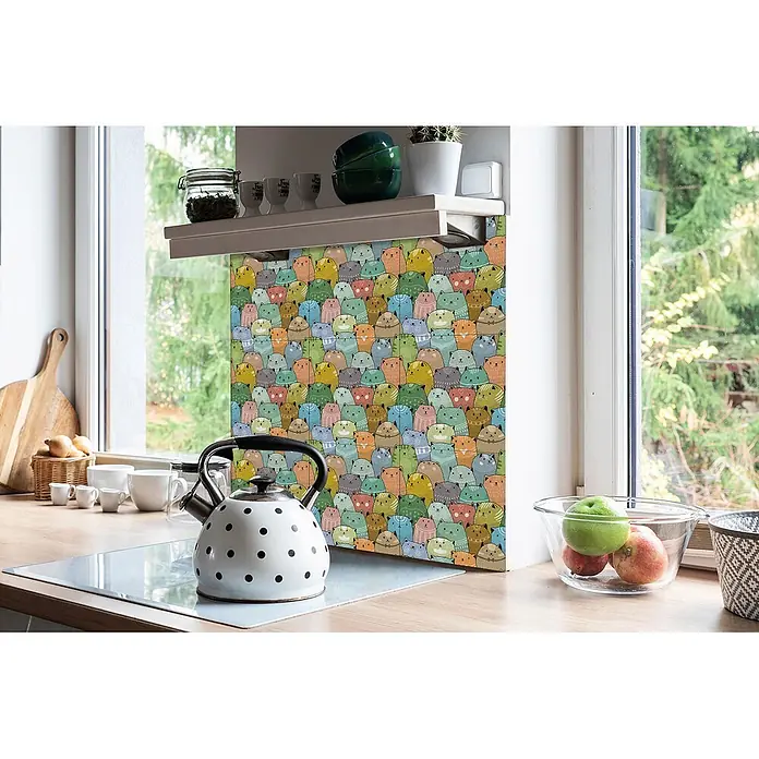Selbstklebende Fliesen 9 Stück 30x30 cm - Bunte Katzen -  - Bunte Küchenrückwand mit verspieltem Katzenmuster, hinter einem Herd in einer hellen Küche installiert.