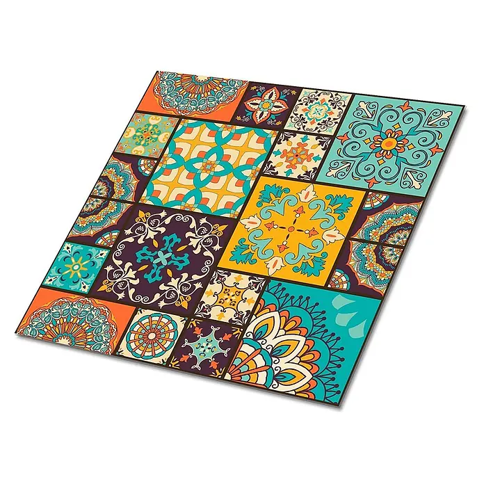 Tulup Wandfliese - Glänzend - Lebhafter rechteckiger Teppich mit einem Mosaik aus farbenfrohen, verzierten und geometrischen Fliesenmustern.