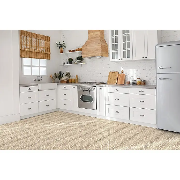Tulup Wandfliese - Glänzend - Beige gemusterter Küchenboden in einer modernen Küche.