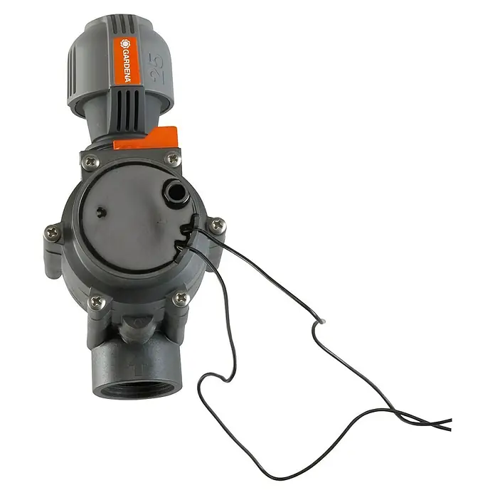 Gardena Sprinklersystem Bewässerungsventil - 24 V, Größe Anschluss: 1″ - Gardena Wasserstop 25 mm, ein praktisches Bewässerungszubehör für eine zuverlässige Verbindung und einfache Handhabung im Garten.