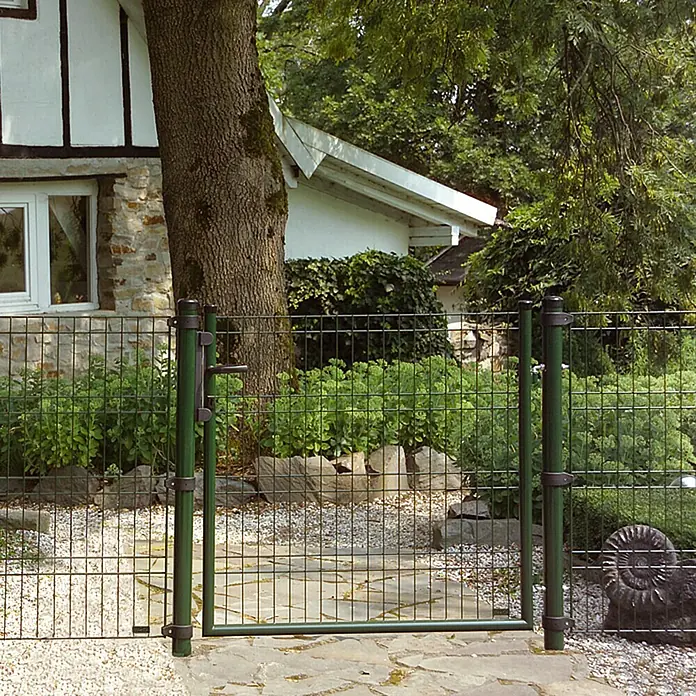 Stabilit Zauntor - 1,18 x 1,03 m, Grün, Metall - Gartentor aus grünem Metalldraht, das den Zugang zu einem üppigen Garten ermöglicht und eine sichere und stilvolle Barriere bildet.