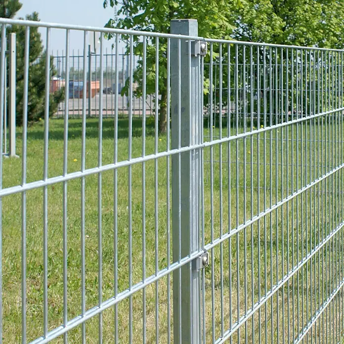 Hadra Mattenzaun SMALL - L x H: 2 x 1,23 m, Grau - Metallzaun mit Maschendraht und stabilen Pfosten. Geeignet zur Einzäunung von Gärten, Grundstücken oder Firmengeländen.
