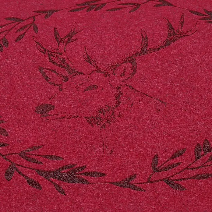 Tisch-Set Hirsch - 1 Stk., Sortiert, Durchmesser: 38 cm - Rote Filzunterlage mit dunklem Hirschkopf- und Blattkranzmotiv.