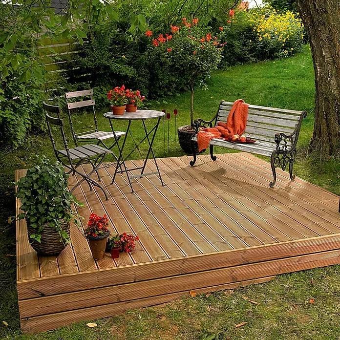 Rettenmeier Tarima para terraza termotratada - L x An x Es: 300 x 11,7 x 2,6 cm, Pino - Terraza de madera con muebles de jardín. La terraza de madera ofrece espacio para una mesa, sillas y un banco en el jardín.