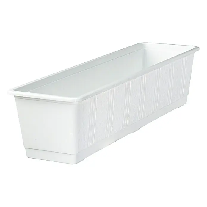 Geli Standard Jardinera para balcón - 60 cm, Blanco - Una jardinera rectangular blanca de plástico con un diseño acanalado decorativo, perfecta para exhibir flores y hierbas en balcones o ventanas.