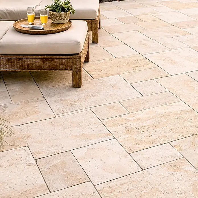 Terrassenplatte Travertin Römischer Verband Ivory - Beige, Travertin, 1,48 m² - Bildausschnitt