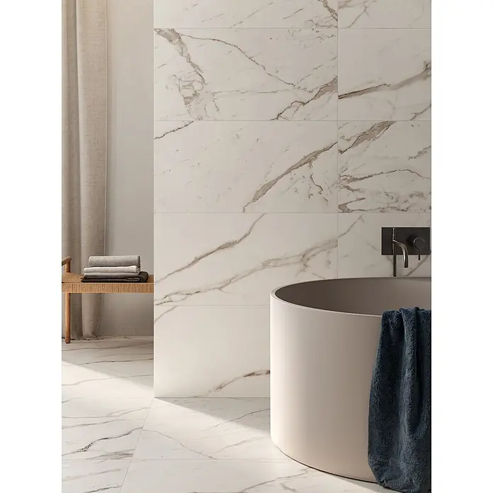 Atlas Concorde Solution Wandfliese Earthen - 40 x 80 cm, Calacatta, Matt - Stimmungsaufnahme