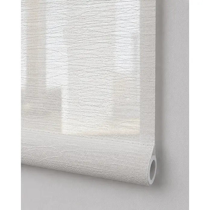 Estor enrollable Traslúcido Ares - An x Al: 200 x 250 cm, Blanco - Estor enrollable blanco, texturizado y translúcido parcialmente desenrollado, mostrando el tejido de la tela y el borde inferior enrollado.