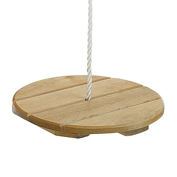Conacord TellerschaukelHolz - Nahaufnahme eines runden, hölzernen Schaukelsitzes mit einem dicken, weißen Seil, der zum Aufhängen dient. Ideal für den Garten und Spielplätze.