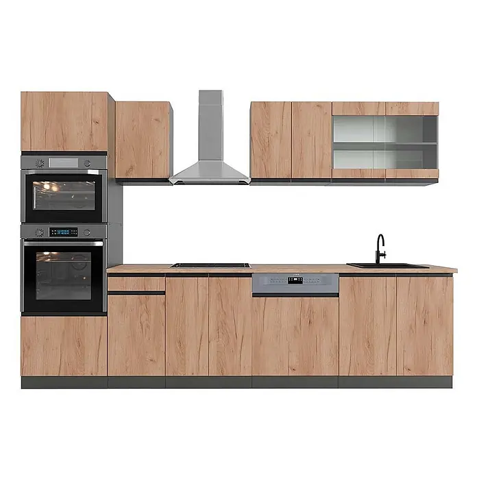 Küchenzeile R-Line 300 cm Goldkraft Eiche Art.-Nr. 43061 -  - Moderne Küchenzeile mit hellen Holzdekor-Schränken, dunkelgrauen Einbaugeräten, Edelstahlhaube und Arbeitsplatte mit schwarzer Spüle.