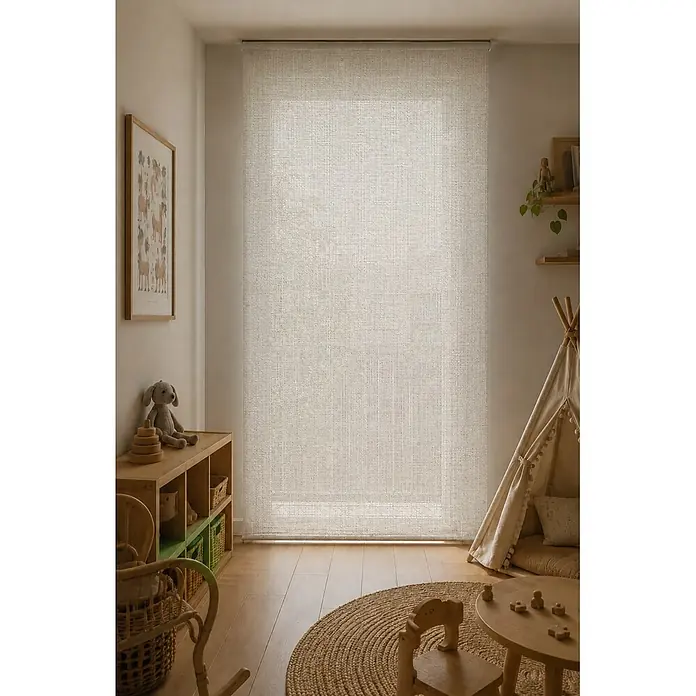 Estor enrollable Screen 5% Abu Dhabi - An x Al: 120 x 250 cm, Crema - Estor enrollable tejido beige claro, filtrando luz natural en una habitación infantil.