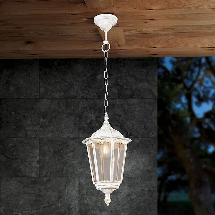 Orion Leuchten Außenwand- & Deckenleuchte Puchberg - 60 W, L x B x H: 22 x 22 x 100 cm, Weiß, Klar, IP40 - Antikweiße Außen-Hängeleuchte mit Glasscheiben, an Holzdecke hängend.
