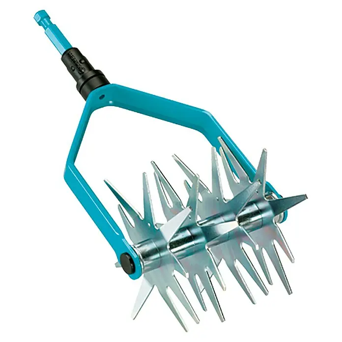 Gardena Combisystem Sternfräse - Arbeitsbreite: 14 cm, Edelstahl - Gartengerät mit zwei rotierenden Walzen mit Zacken, um den Boden aufzulockern und zu belüften. Das Gerät hat einen blauen Griff.