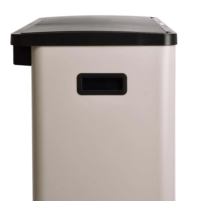 SVITA Sensormülleimer SR2X30 - 60 l, Metall, Beige - Hellbeiger rechteckiger Behälter mit schwarzem Deckel und schwarzer Griffmulde.