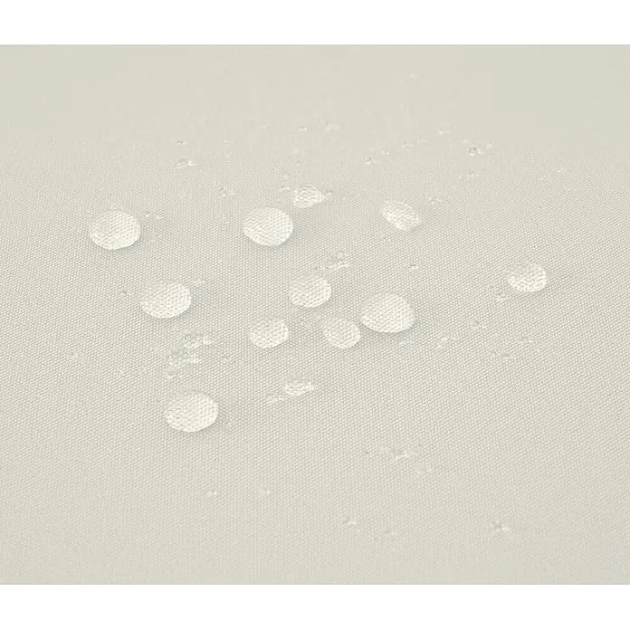 Proregal Loungemöbel-Set - 3 -tlg., Polyester, Kissen Creme ohne Dekokissen, Schwarz - Wassertropfen perlen auf hellem, wasserabweisendem Stoff, was seine wasserdichte Qualität unterstreicht.