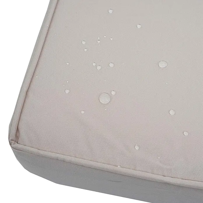 Mendler Loungemöbel-Set HWC-L64 - 4 -tlg., Metall, Polster creme-weiß, Creme-weiß - Hellbeiges, wasserdichtes Kissen mit abperlenden Wassertropfen auf der Oberfläche.