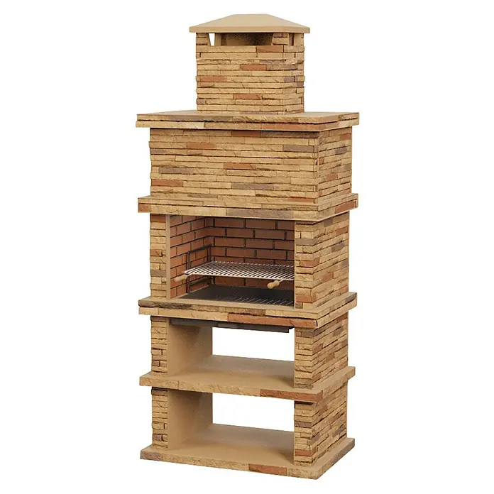 Sotnas Barbacoa de obra Londres - Castaño, An x Pr x Al: 104 x 68 x 245 cm, Superficie parrilla: 69 x 48 cm - Barbacoa de exterior de piedra apilada de color claro con chimenea, área de parrilla de ladrillo y estantes inferiores.