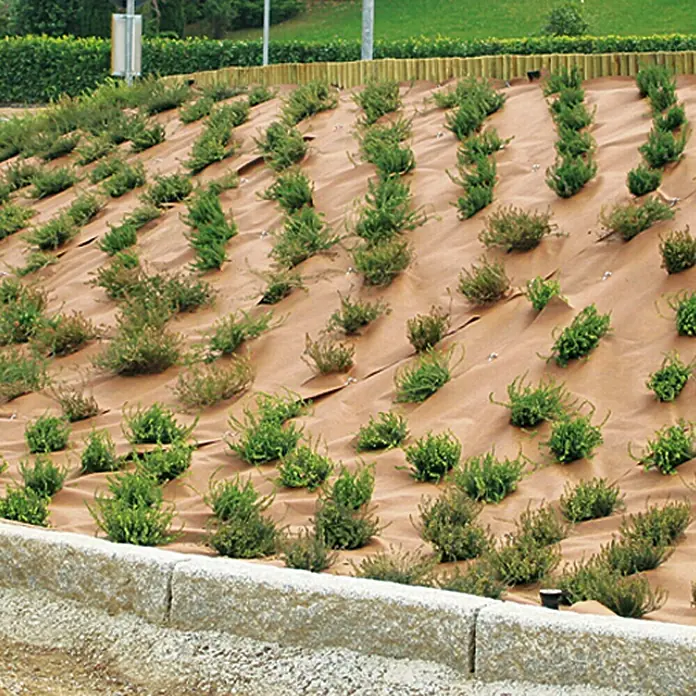 Mulchvlies Meterware - Polypropylen, 125 g/m² - Böschungsmatte aus Jute mit Pflanzen zur Hangbefestigung und Erosionsschutz. Natürliche und nachhaltige Lösung.