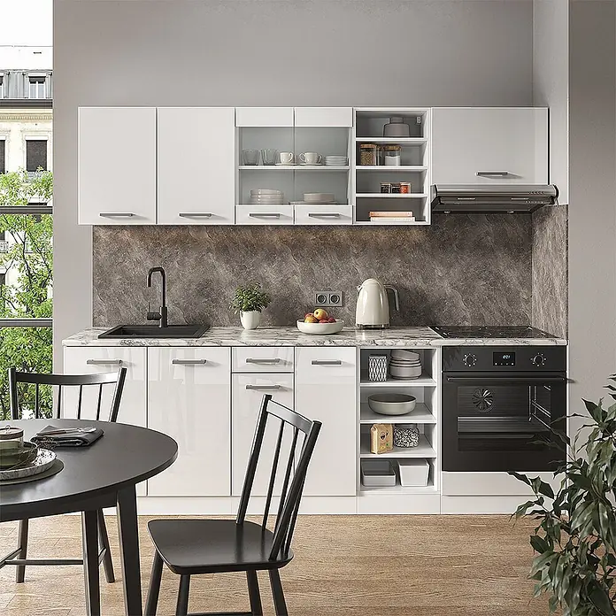 Vicco Küchenzeile R-Line Weiß Hochglanz/Weiß, AP Marmor - Breite: 240 cm, Weiß Hochglanz, Ohne Elektrogeräte - Moderne weiße Hochglanz-Küchenschränke mit dunkler Marmor-Rückwand und integrierten Geräten.