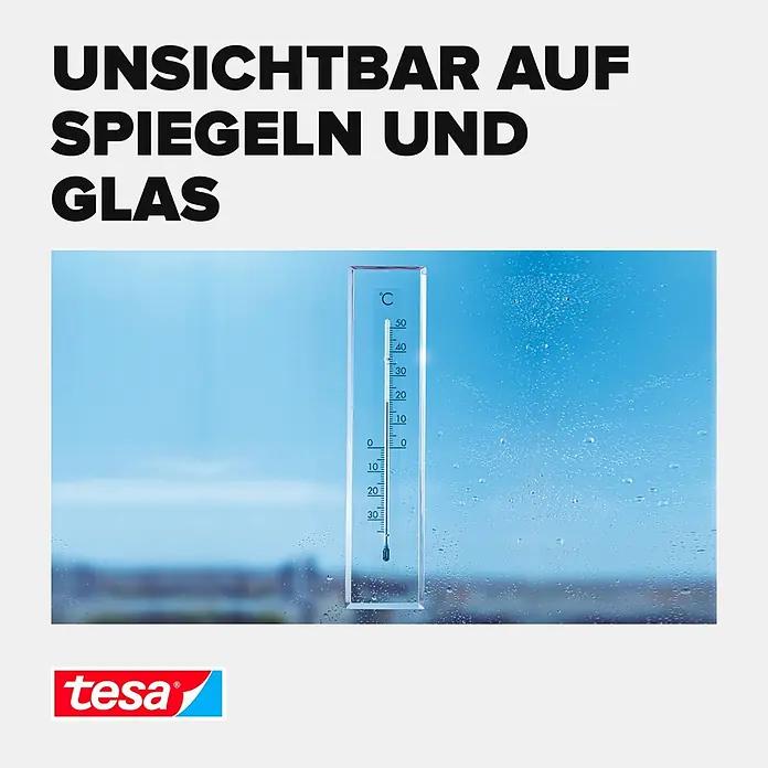 Tesa Powerbond Montageband Transparent - 1,5 m x 19 mm, Beidseitig selbstklebend - Tesa unsichtbarer Klebstoff für Spiegel und Glas, dargestellt durch ein Thermometer an einem Fenster.
