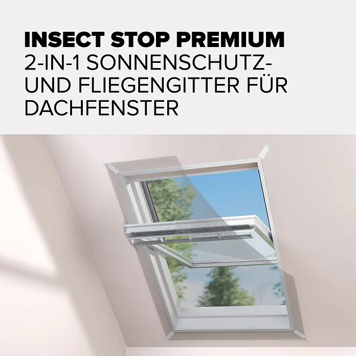 Tesa Insect Stop Sonnen-& Insektenschutz-Gitter für Dachfenster - B x H: 120 x 140 cm, Anthrazit - Weißer 2-in-1 Sonnen- und Fliegenschutz für ein Dachfenster, installiert.