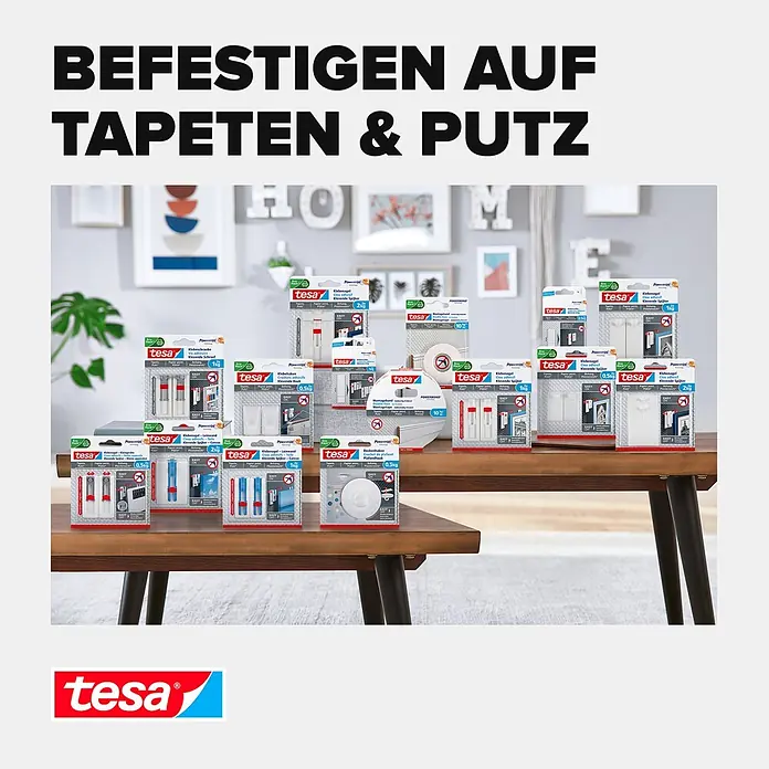 Tesa Klebenagel - Geeignet für: Leinwände, Belastbarkeit: 2 kg, 2 Stk., Blau - Verschiedene tesa Klebeprodukte wie Nägel, Schrauben und Haken auf einem Holztisch, zum Befestigen auf Tapeten und Putz.